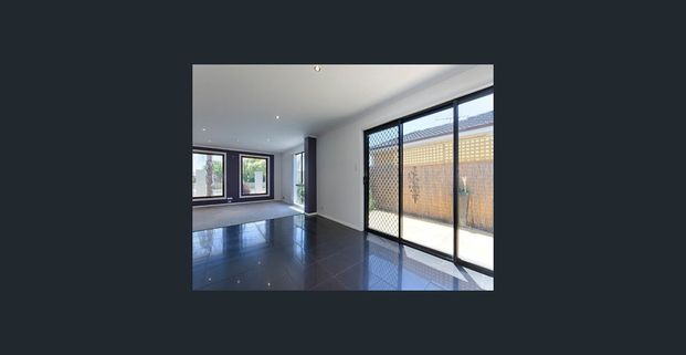 ELEGANCE, STYLE AND LOTS OF CLASS, WITH LOW MAINTENANCE YARD - Photo 1