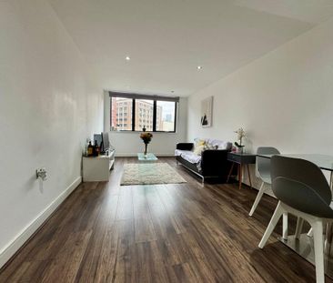 2 bedroom flat to rent - Photo 2