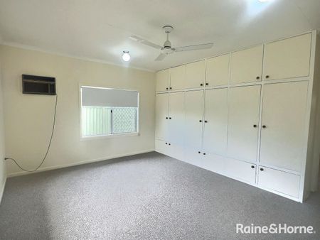 27 Cockatoo Drive, New Auckland, QLD 4680 - Photo 2