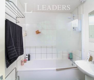 4 bedroom property to rent Nuffield Close, St. John's, Worcester, WR2 - Photo 6