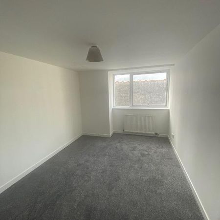 3 bedroom maisonette to rent - Photo 3