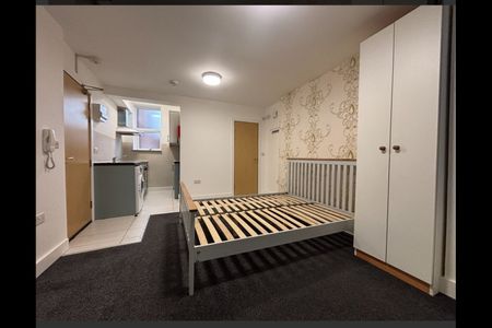 Studio Flat, Mere Road, LE5 - Photo 3
