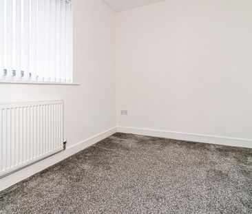 4 bedroom terraced house to rent - Photo 6