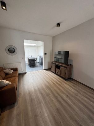 Instapklare woning met 2 slpk + ingerichte zolder - Photo 1