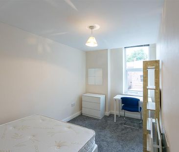 6 bedroom maisonette to rent - Photo 1