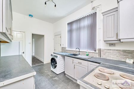 1 bedroom in a house share to rent - Photo 4