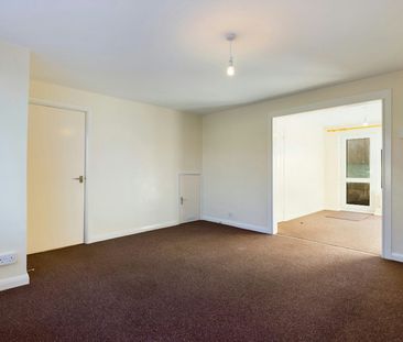 Semi-detached house to rent on - Photo 5