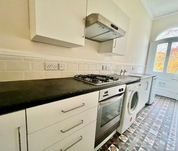 Brookfield Road, Leeds - Photo 3