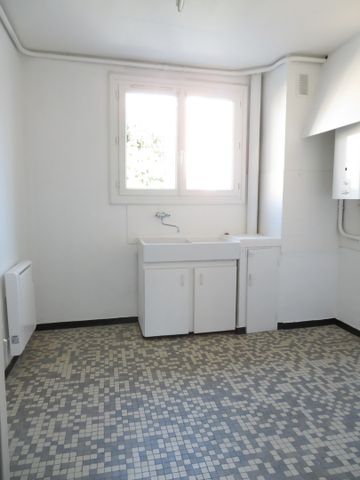 T3, Rue de Rivoli, 67m², 510€ H.C, Nîmes. - Photo 4