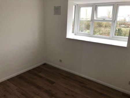 Mulberry Gardens, Witham, CM8 - Photo 3