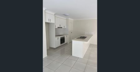 Duplex in Pacific Pines - Photo 3