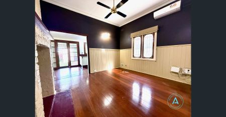 Charming Character Home in the Heart of East Victoria Park - Photo 5