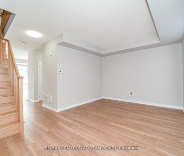 For Lease - 13 Hallmark Way, Whitby, Ontario - Photo 6