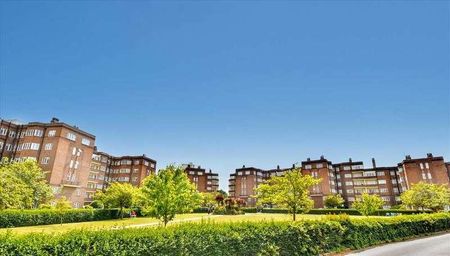 Chiswick Village, Chiswick, Chiswick, W4 - Photo 2