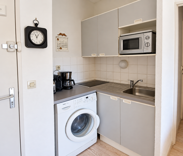 Location Appartement 1 pièce 23m² LE LAVANDOU 83980 - Photo 4