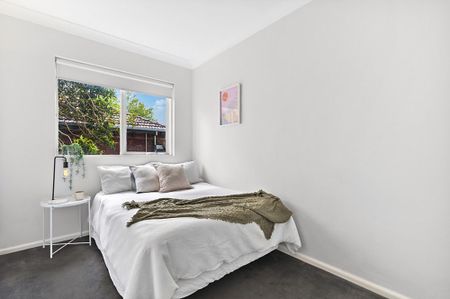 Neat, Sweet & Complete In Elwood - Photo 3