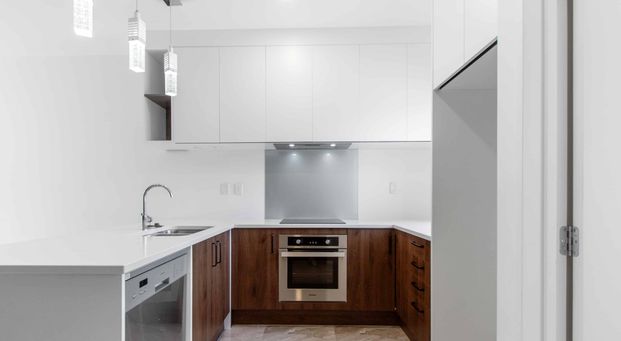 Spacious three bedroom home! - Photo 1