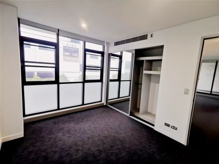 2 bed 2 baths - Photo 2