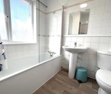 4 bedroom semi-detached house to rent - Photo 6