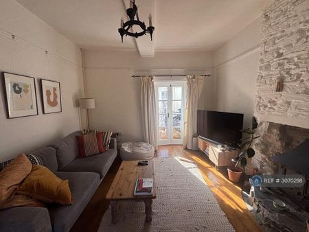 3 bedroom terraced house to rent - Photo 3