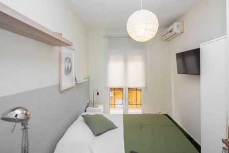 Calle de la Virgen del Puig, Valencia, Valencian Community 46011 - Photo 3