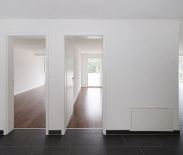 Helle Wohnung mit grossem, sonnigem Balkon - Photo 2