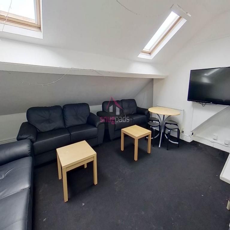 10 bedroom house share to rent - Photo 1