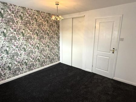 2 bedroom semi-detached house to rent - Photo 4