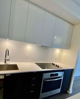 For Lease - 8 Ann Street Unit# 305, Mississauga, Ontario - Photo 1