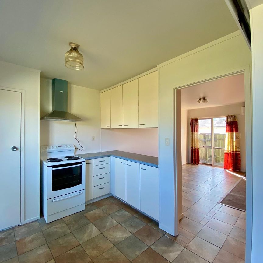 2/54 Kenderdine Road, Papatoetoe, Manukau - Photo 1