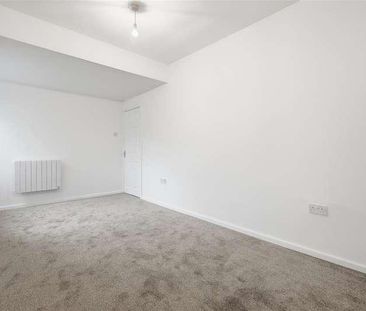 High Street, Epping, CM16 - Photo 1