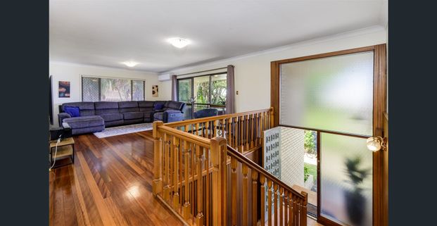 Comfortable Family Home - Inground Pool - Large Block - Perfectly Positioned Close to Everything - Photo 1