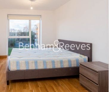 2 Bedroom flat to rent in Zodiac Close, Edgware, HA8 - Photo 5