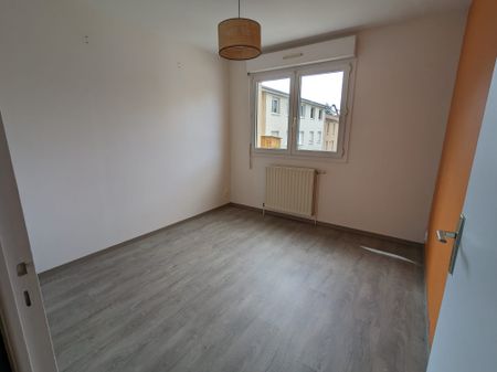 Location Appartement 4 pièces 75m² LA TALAUDIERE 42350 - Photo 2
