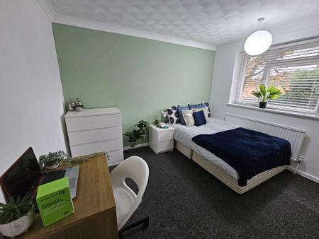 4 bedroom terraced house to rent - Photo 3