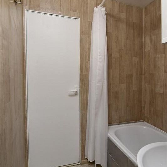 Pronájem bytu 1+1 33 m² - Photo 1