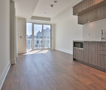 Stunning 1 Bedroom + Den with walk out to Balcony at 80 Vanauley St.! - Photo 5