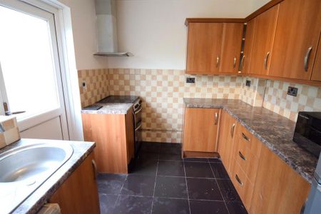 3 bedroom terraced house to rent - Photo 4