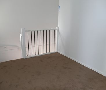 26B Raymond Street, Ashwood VIC 3147 - Townhouse For Rent | Domain - Photo 2