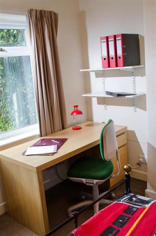 3 bedroom private hall to rent - Photo 3