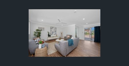 Lovely Family Home on Leila Avenue! - Photo 2