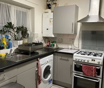 Room in a Shared House, Tavistock Grove, CR0 - Photo 1