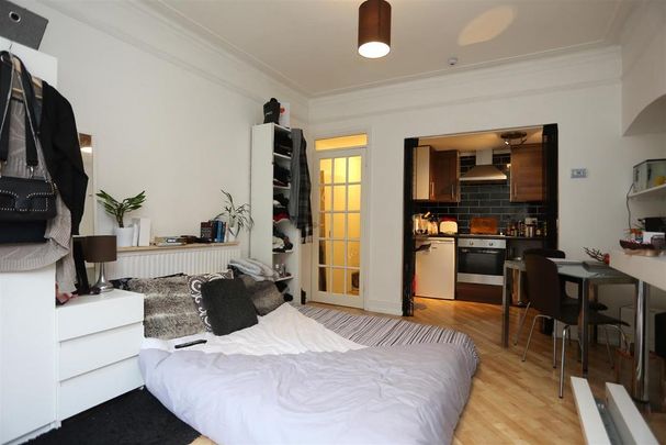 Studio to rent - Photo 1