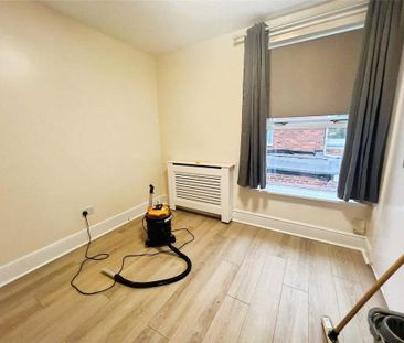 4 bedroom terraced house to rent - Photo 2