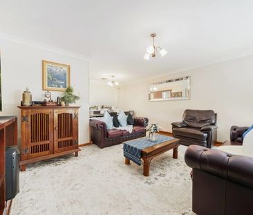 IDEAL FAMILY LIVING IN A PRIME CAMPBELLTOWN LOCATION !!! - Photo 1