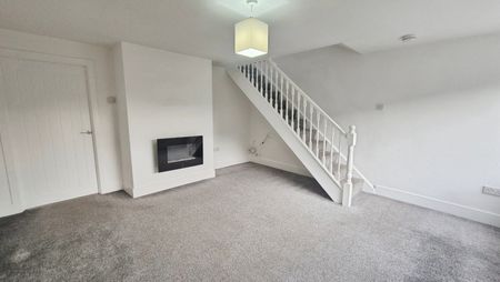3 bedroom House To Let - Photo 2