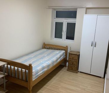 2 bedroom maisonette to rent - Photo 6