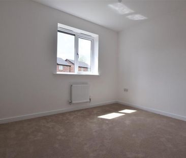 3 Bedroom Detached To Let - Photo 4
