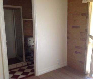 WELL MAINTAINED & PRESENTED COLONIAL DESIGNED HOME WITH CHARM & CHA... - Photo 4