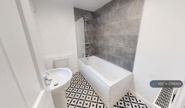 2 bedroom terraced house to rent - Photo 1